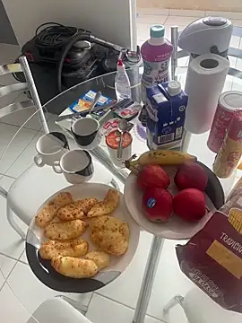 lariic online show from February 2026 12:16:01 PM