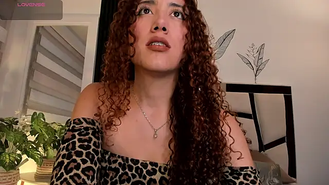 Snapshot of miss_catalinaa chatting on April 2026 12:04:01 PM miss catalinaa online show from April 2026 12:04:01 PM