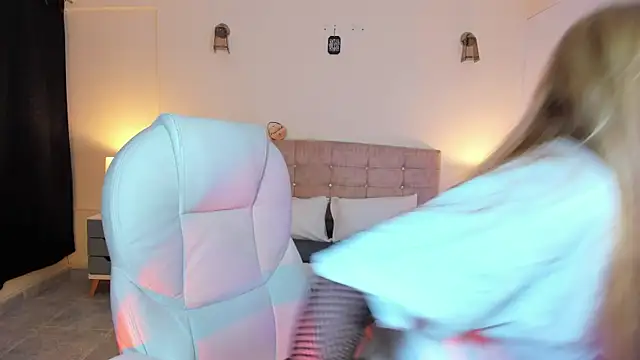 Snapshot of ARITOO_ chatting on December 2024 03:52:02 AM ARITOO online show from December 2024 03:52:02 AM