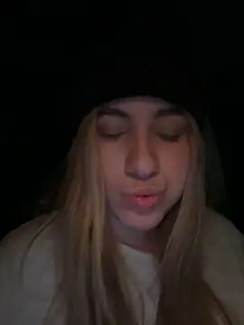 Snapshot of ARITOO_ chatting on December 2024 07:25:02 AM ARITOO online show from December 2024 07:25:02 AM