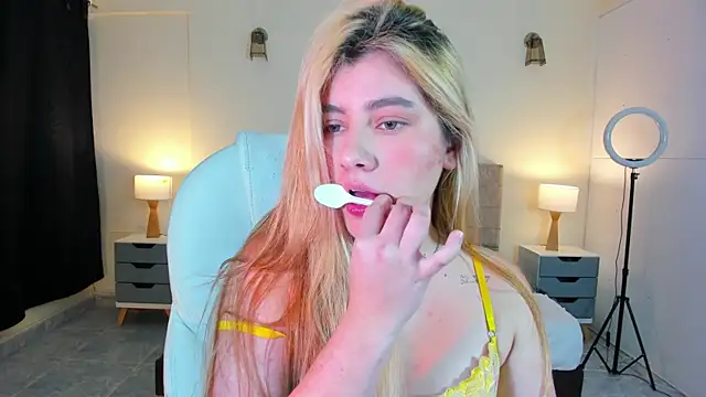 Snapshot of ARITOO_ chatting on December 2024 01:39:01 AM ARITOO online show from December 2024 01:39:01 AM