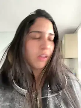 Snapshot of ARITOO_ chatting on January 2025 10:06:01 PM ARITOO online show from January 2025 10:06:01 PM