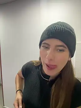 Snapshot of ARITOO_ chatting on March 2025 08:34:01 AM ARITOO online show from March 2025 08:34:01 AM