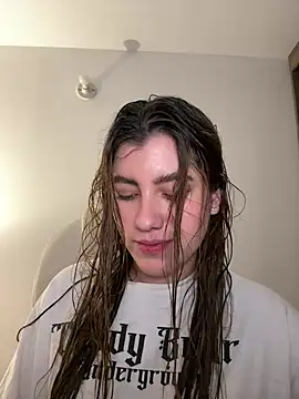 Snapshot of ARITOO_ chatting on March 2025 03:24:01 AM ARITOO online show from March 2025 03:24:01 AM