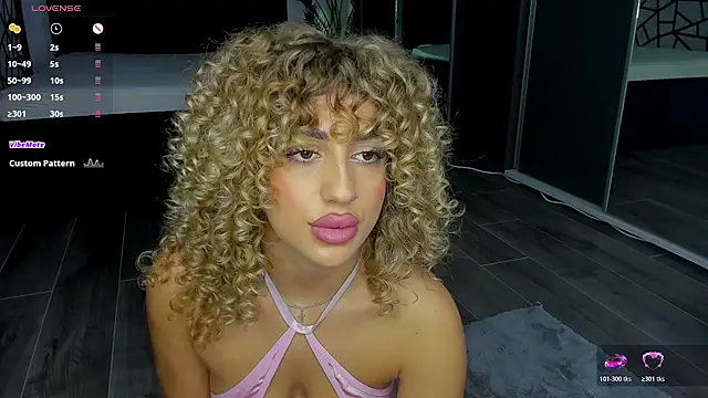 Snapshot of CurlyAnt0 chatting on December 2025 09:39:02 AM CurlyAnt0 online show from December 2025 09:39:02 AM