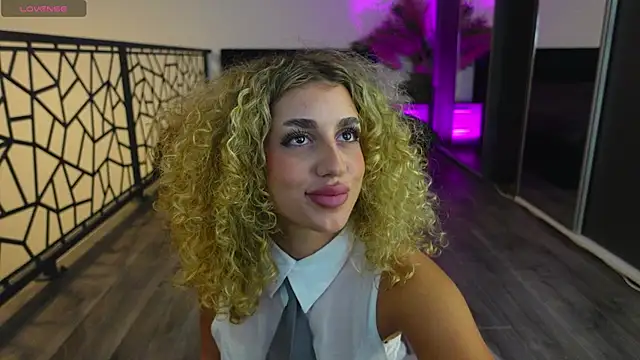 CurlyAnt0 online show from July 2026 11:09:02 PM