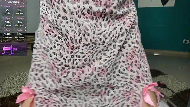 kinky polar online show from November 2025 03:06:02 AM