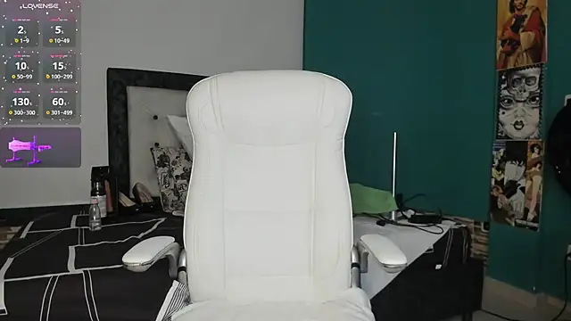 kinky polar online show from February 2026 03:46:02 AM