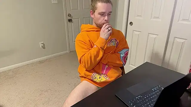 Snapshot of DaddydayDrinkzz chatting on March 2025 06:32:02 AM DaddydayDrinkzz online show from March 2025 06:32:02 AM