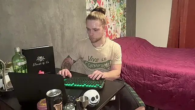 Snapshot of DaddydayDrinkzz chatting on March 2025 05:20:02 AM DaddydayDrinkzz online show from March 2025 05:20:02 AM