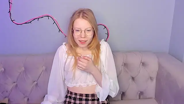 Esme Runn online show from January 2025 03:47:02 PM