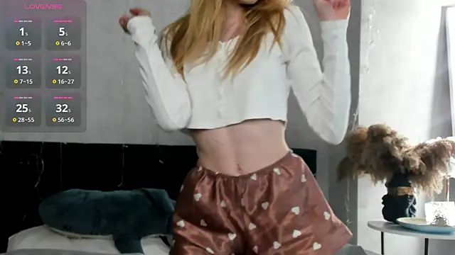 Snapshot of Esme_Runn chatting on March 2026 03:08:02 AM Esme Runn online show from March 2026 03:08:02 AM