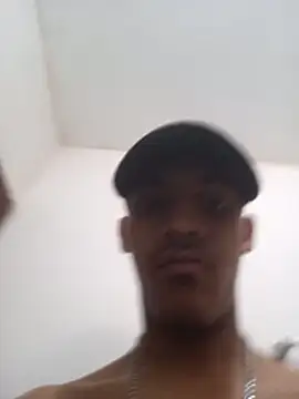 difredis09 online show from April 2026 03:50:02 PM