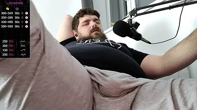 Snapshot of KingMarti chatting on January 2025 10:17:01 AM KingMarti online show from January 2025 10:17:01 AM