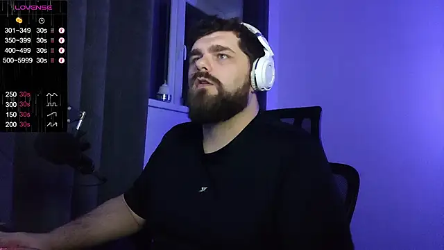 Snapshot of KingMarti chatting on January 2026 10:12:02 PM KingMarti online show from January 2026 10:12:02 PM