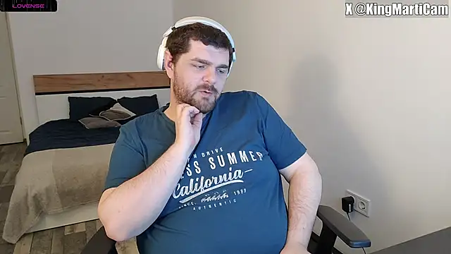 Snapshot of KingMarti chatting on March 2026 09:40:02 PM KingMarti online show from March 2026 09:40:02 PM