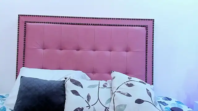 CarolinaGlamour online show from February 2025 11:17:01 PM