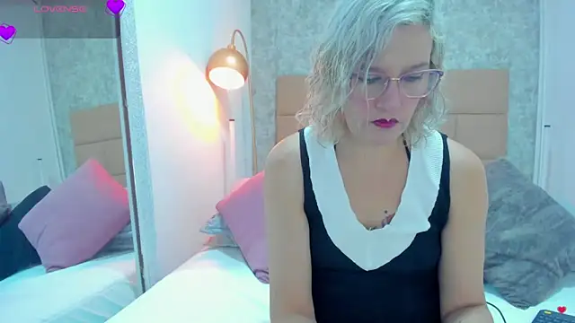 CarolinaGlamour online show from May 2026 11:03:02 AM