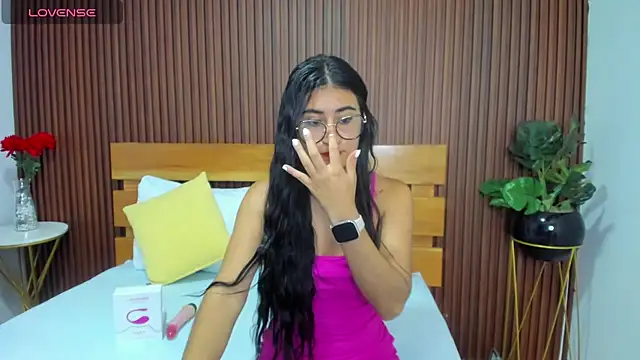 evelin leroy online show from February 2025 12:11:01 PM