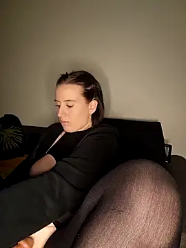 lindsay 33off online show from January 2025 11:51:01 PM