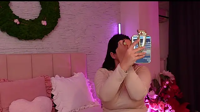 RachelSwaan online show from October 2025 05:19:02 AM