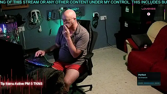 Snapshot of Pilot_Dave_69 chatting on November 2025 05:40:01 AM Pilot Dave 69 online show from November 2025 05:40:01 AM