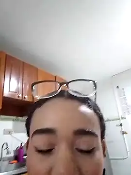 Snapshot of evafoxs chatting on December 2024 01:15:02 AM evafoxs online show from December 2024 01:15:02 AM