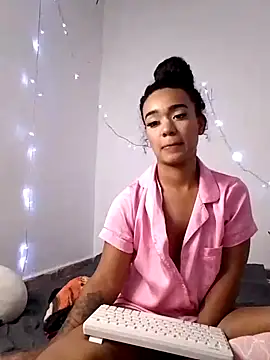 Snapshot of evafoxs chatting on February 2025 04:37:02 AM evafoxs online show from February 2025 04:37:02 AM