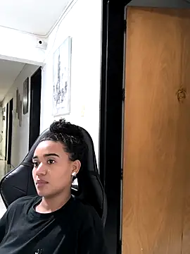 Snapshot of evafoxs chatting on November 2025 04:01:02 AM evafoxs online show from November 2025 04:01:02 AM