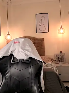 Snapshot of evafoxs chatting on December 2025 08:51:01 PM evafoxs online show from December 2025 08:51:01 PM