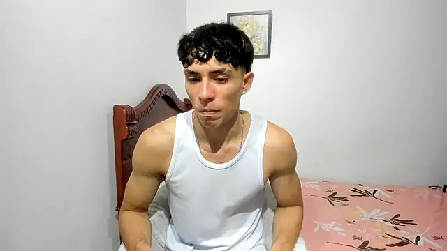 Snapshot of enzo_sloran chatting on October 2025 03:34:01 PM enzo sloran online show from October 2025 03:34:01 PM