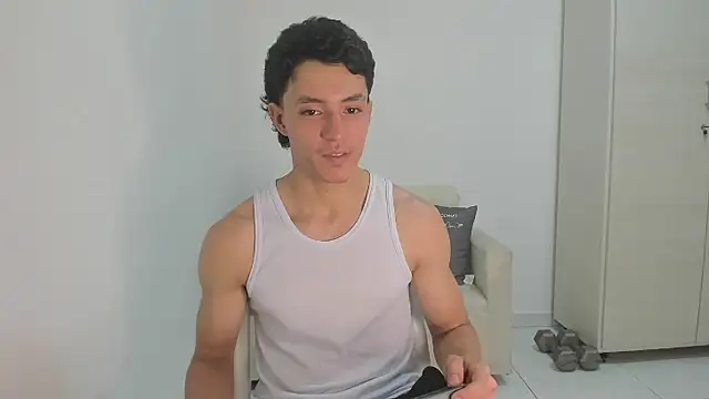 Snapshot of enzo_sloran chatting on February 2026 10:13:02 PM enzo sloran online show from February 2026 10:13:02 PM