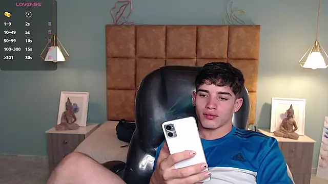 AlejooTwink online show from January 2025 08:48:01 PM