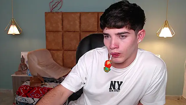 AlejooTwink online show from January 2025 11:30:01 PM