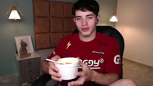 AlejooTwink online show from January 2025 12:27:01 AM