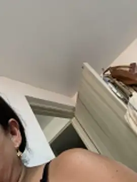 Snapshot of siri_duque chatting on November 2025 06:08:02 PM siri duque online show from November 2025 06:08:02 PM