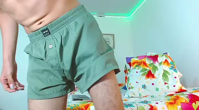 Snapshot of Noah_tyler_ chatting on December 2024 08:21:02 PM Noah tyler online show from December 2024 08:21:02 PM