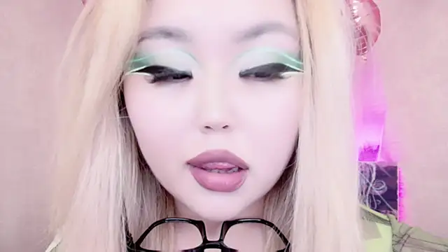 Snapshot of amelia_sunlight chatting on February 2025 12:32:02 AM amelia sunlight online show from February 2025 12:32:02 AM