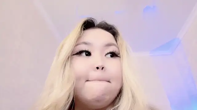 Snapshot of amelia_sunlight chatting on February 2025 03:47:02 AM amelia sunlight online show from February 2025 03:47:02 AM