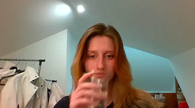 Snapshot of LUNA_delight chatting on December 2024 02:44:01 PM LUNA delight online show from December 2024 02:44:01 PM