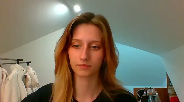 Snapshot of LUNA_delight chatting on December 2024 05:48:01 PM LUNA delight online show from December 2024 05:48:01 PM