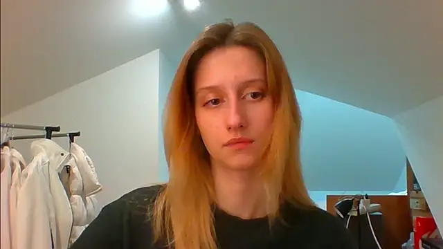 Snapshot of LUNA_delight chatting on December 2024 05:43:01 PM LUNA delight online show from December 2024 05:43:01 PM