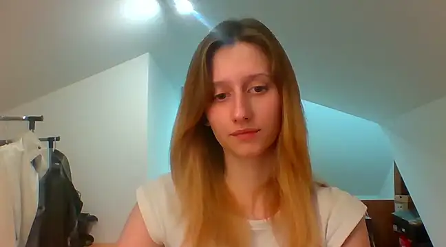 Snapshot of LUNA_delight chatting on January 2025 05:37:01 PM LUNA delight online show from January 2025 05:37:01 PM