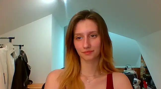 Snapshot of LUNA_delight chatting on February 2025 05:42:01 PM LUNA delight online show from February 2025 05:42:01 PM