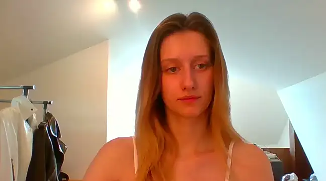 Snapshot of LUNA_delight chatting on February 2025 10:52:01 AM LUNA delight online show from February 2025 10:52:01 AM