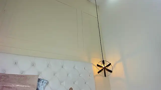 Snapshot of Slut_Milf_ chatting on January 2025 01:18:02 AM Slut Milf online show from January 2025 01:18:02 AM