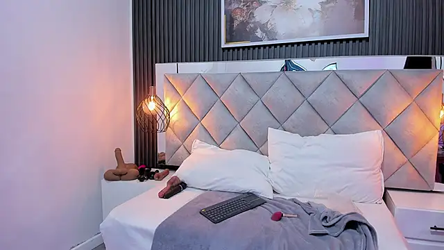 Snapshot of Slut_Milf_ chatting on November 2025 07:24:01 PM Slut Milf online show from November 2025 07:24:01 PM