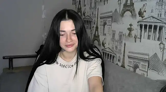 Snapshot of Liana_diva chatting on December 2024 01:59:02 AM Liana diva online show from December 2024 01:59:02 AM