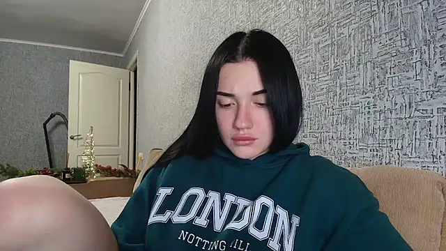 Snapshot of Liana_diva chatting on December 2025 06:23:01 PM Liana diva online show from December 2025 06:23:01 PM