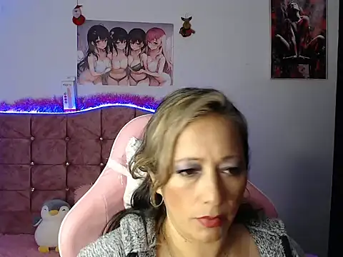 Snapshot of Melanyy_100 chatting on December 2024 12:04:01 AM Melanyy 100 online show from December 2024 12:04:01 AM